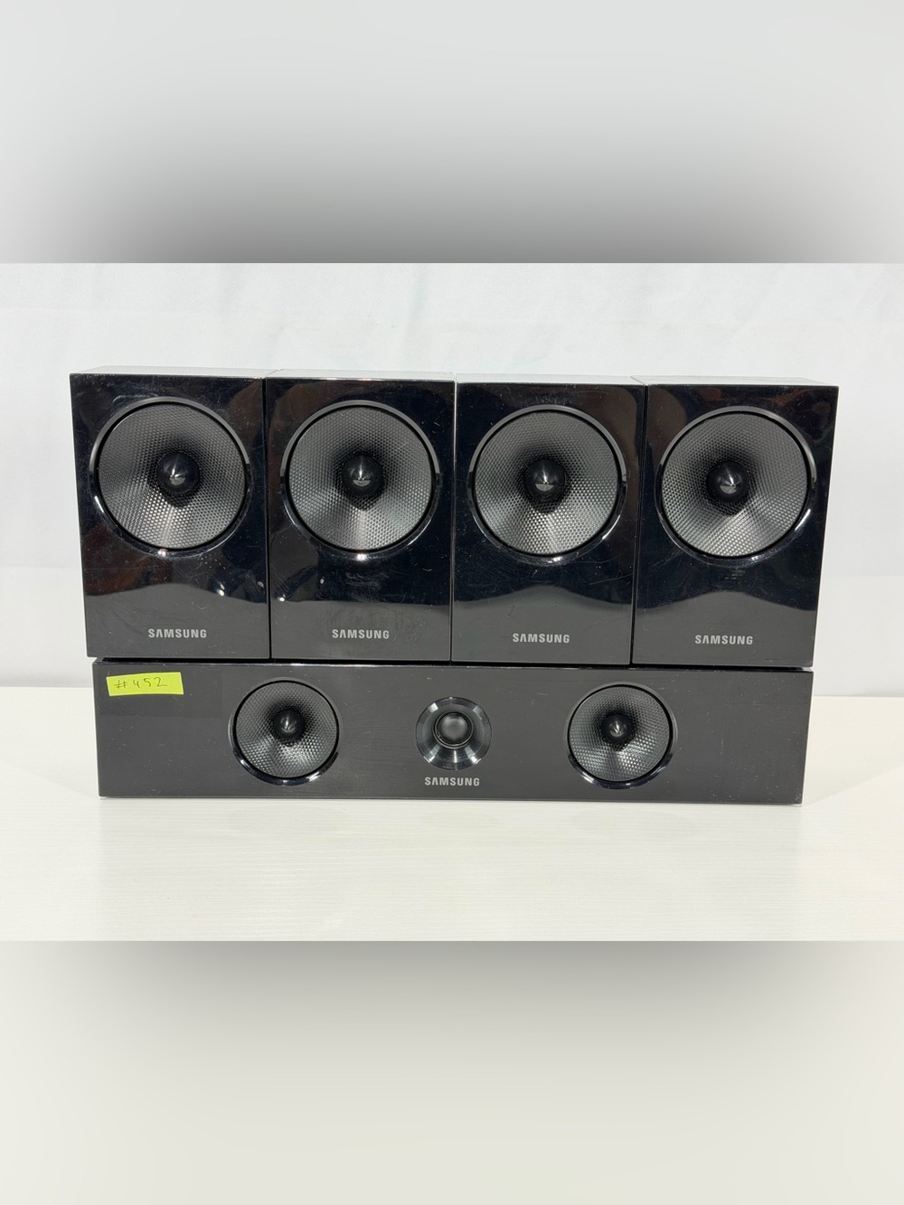 #452 Samsung Compact Surround Speaker System. PS-EC2-1 Center / 4 PS-ES3-1 Black